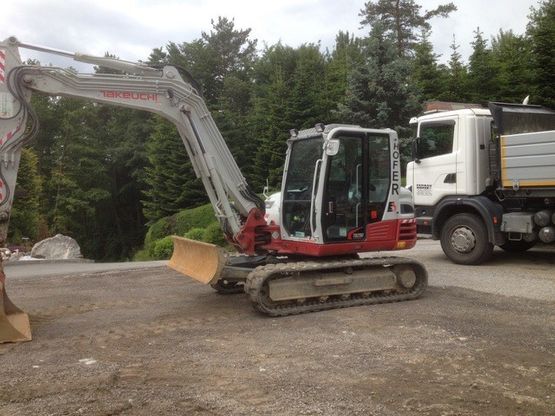 Kleinbagger auf einer Baustelle